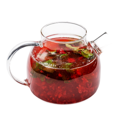 Чай с малиной, клубникой и медом
